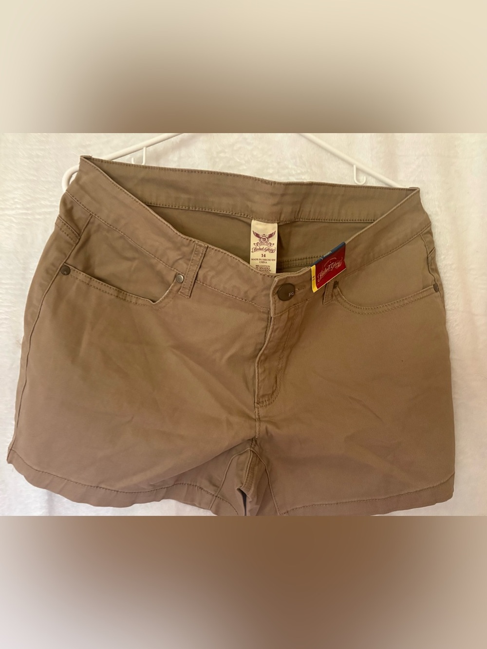Folded Glory Woman Shorts